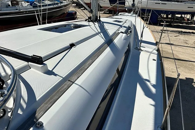  Yacht Photos Pics Jeanneau Sun Odyssey 409 2013