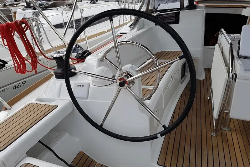  Yacht Photos Pics Jeanneau Sun Odyssey 409 2013