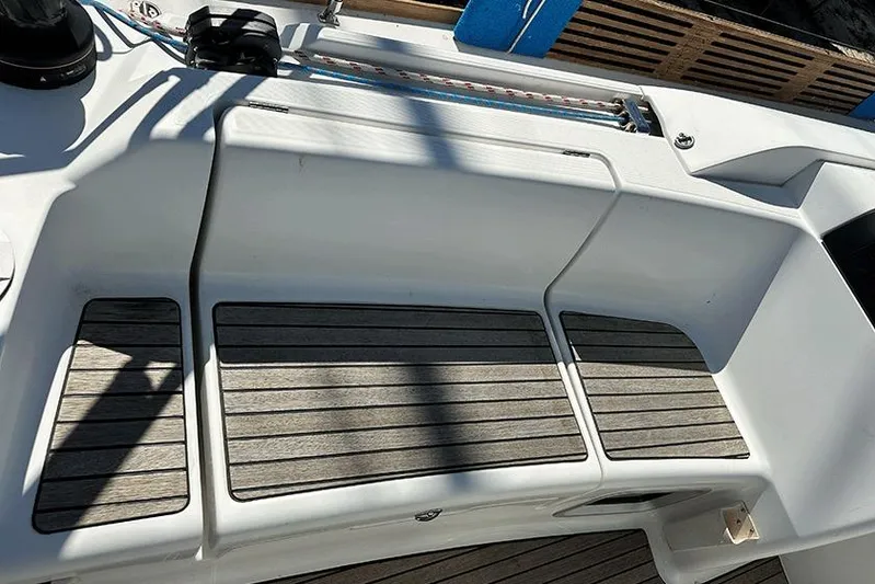  Yacht Photos Pics Jeanneau Sun Odyssey 409 2013