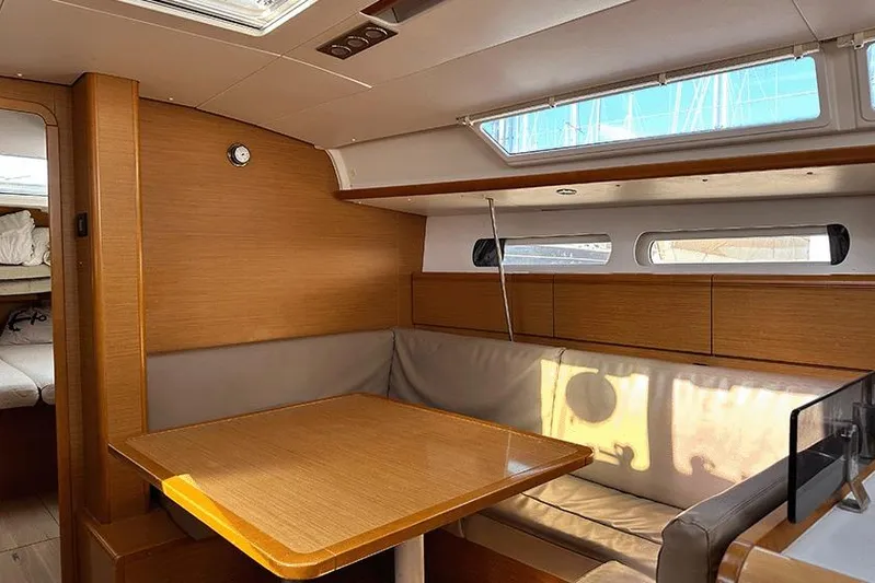  Yacht Photos Pics Jeanneau Sun Odyssey 409 2013