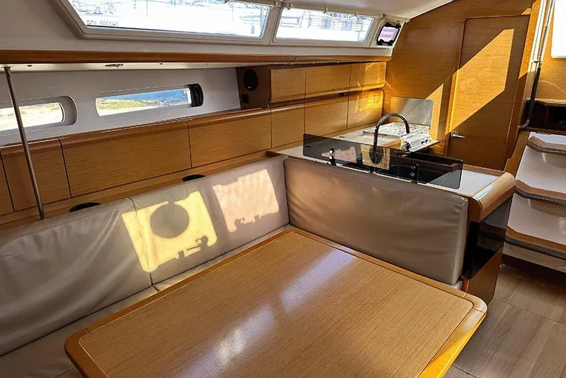  Yacht Photos Pics Jeanneau Sun Odyssey 409 2013