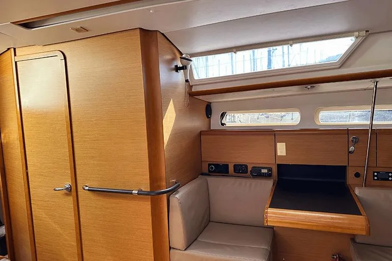  Yacht Photos Pics Jeanneau Sun Odyssey 409 2013