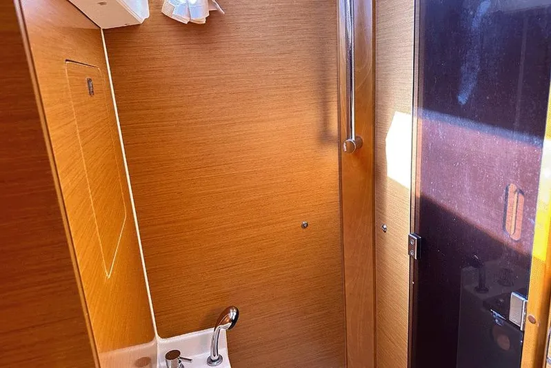  Yacht Photos Pics Jeanneau Sun Odyssey 409 2013