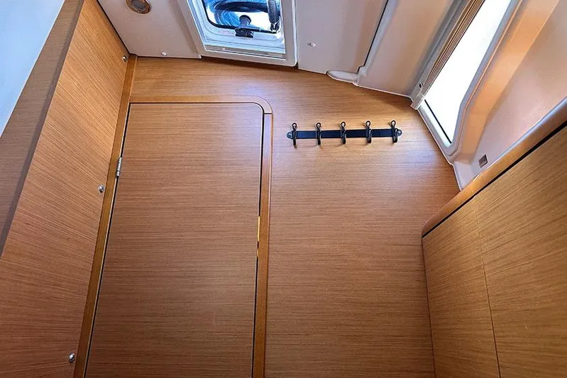  Yacht Photos Pics Jeanneau Sun Odyssey 409 2013