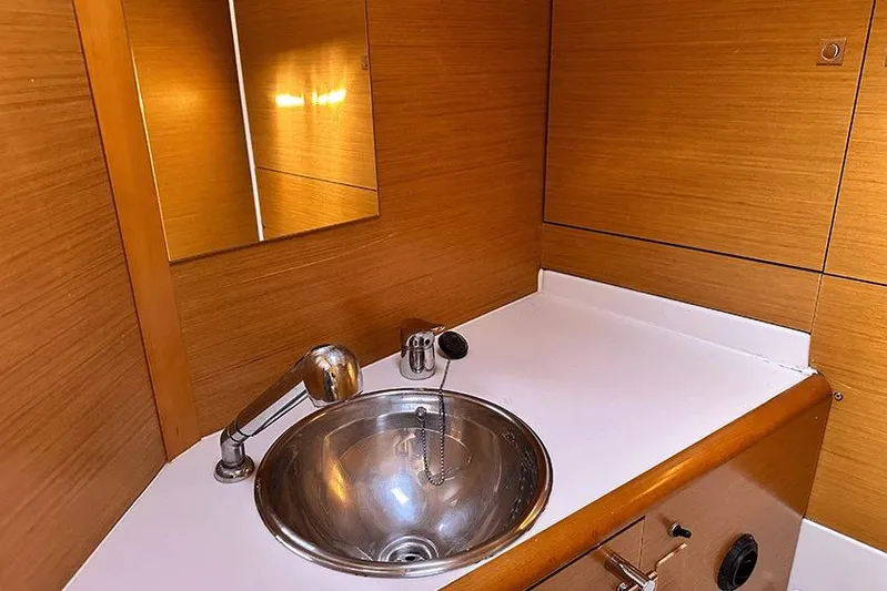  Yacht Photos Pics Jeanneau Sun Odyssey 409 2013