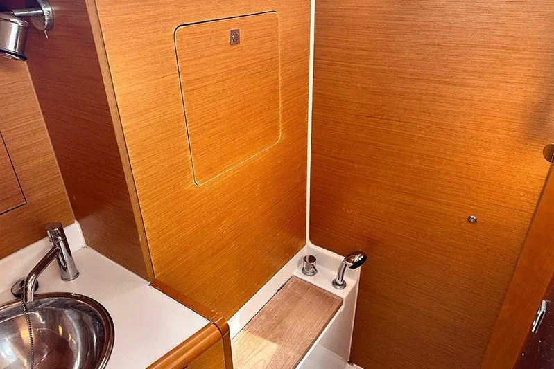  Yacht Photos Pics Jeanneau Sun Odyssey 409 2013