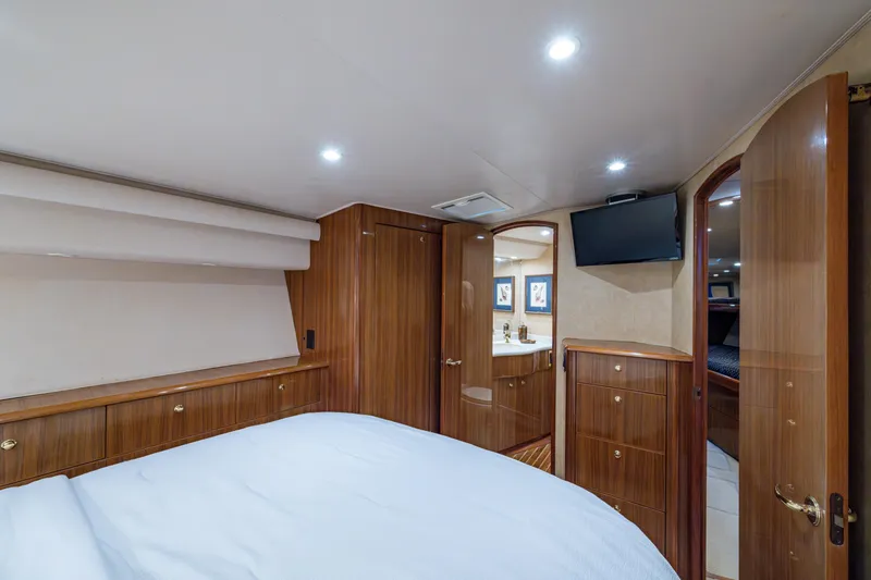 Qualifier Yacht Photos Pics Viking 52 QUALIFIER - Master Stateroom