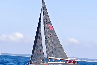 2001 Custom Astraea 330 sprinter