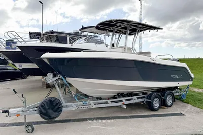 2014 Robalo R222 Explorer