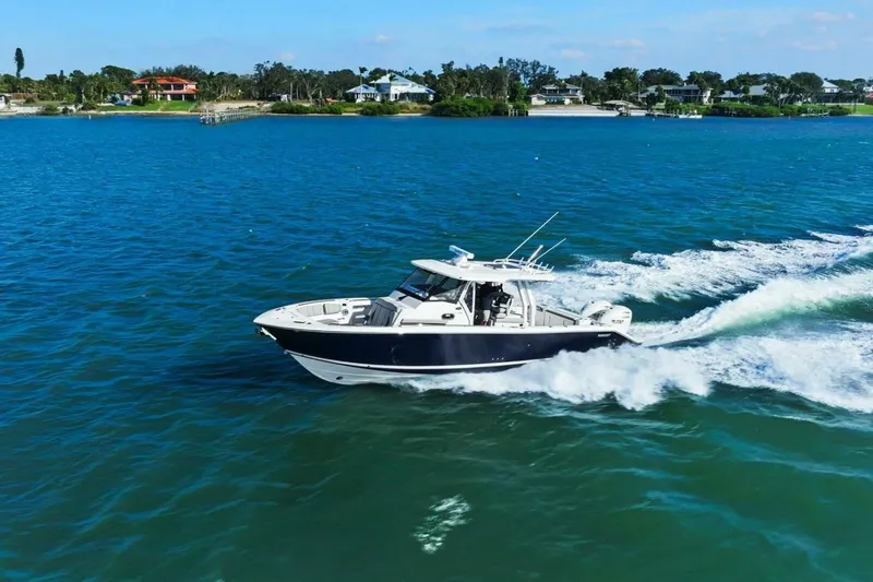  Yacht Photos Pics 2024 Pursuit S 358 Sport - Profile