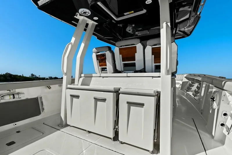  Yacht Photos Pics 2024 Pursuit S 358 Sport - Foldable Seating