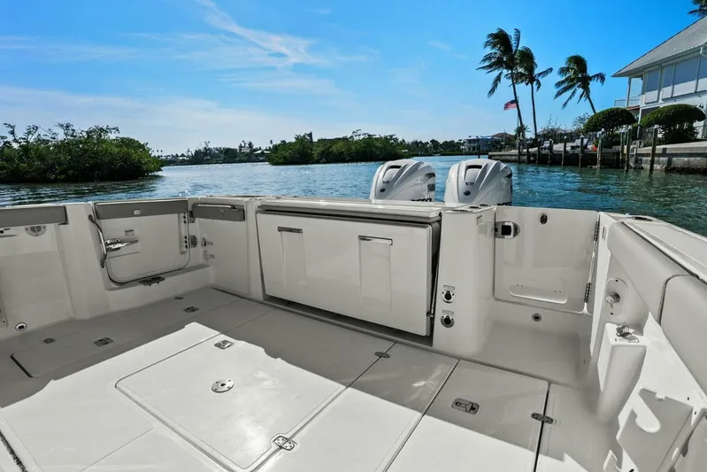  Yacht Photos Pics 2024 Pursuit S 358 Sport - Cockpit