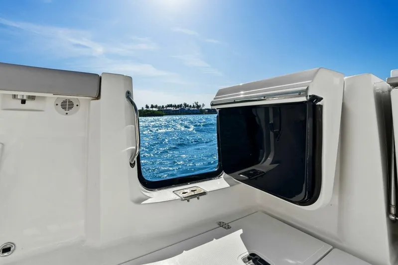  Yacht Photos Pics 2024 Pursuit S 358 Sport - Cockpit Door