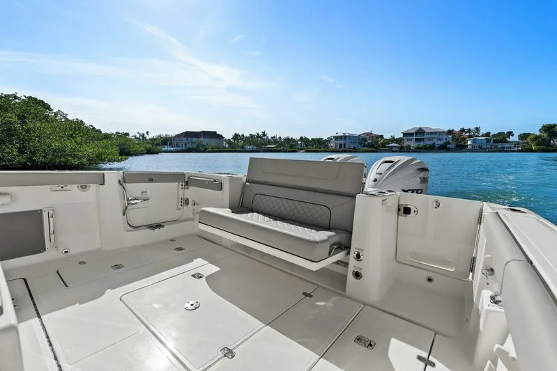  Yacht Photos Pics 2024 Pursuit S 358 Sport - Cockpit