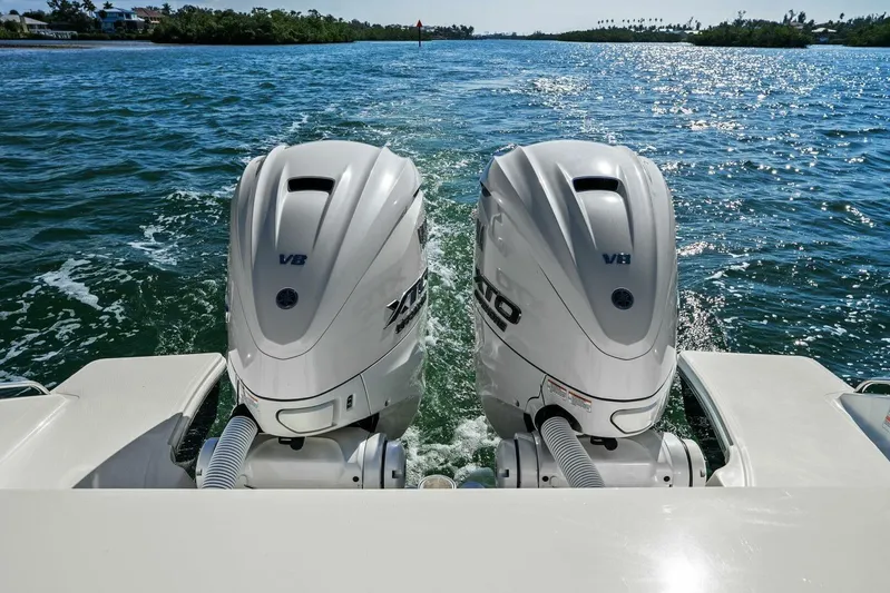  Yacht Photos Pics 2024 Pursuit S 358 Sport - Engines