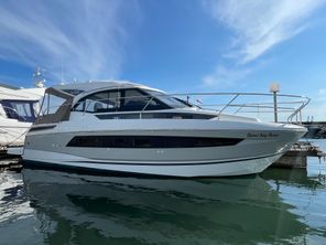 2017 Jeanneau Leader 33