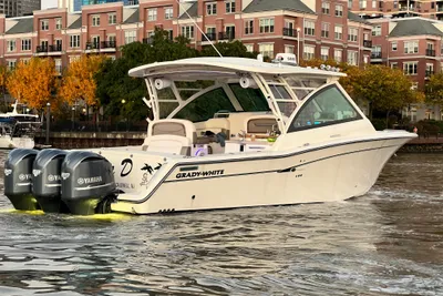 Grady-White Freedom 375