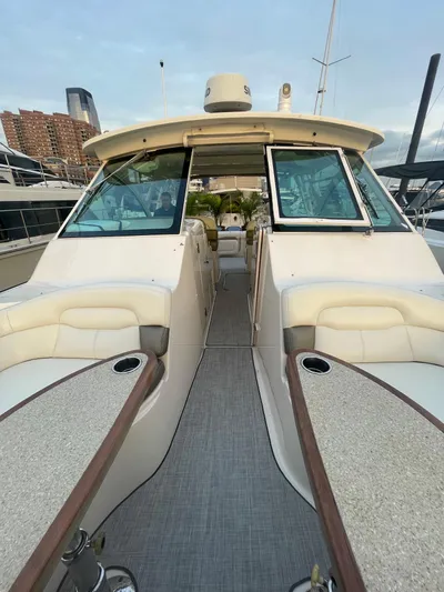  Yacht Photos Pics 2014 Grady-White Freedom 375 boat with spacious seating and modern design.