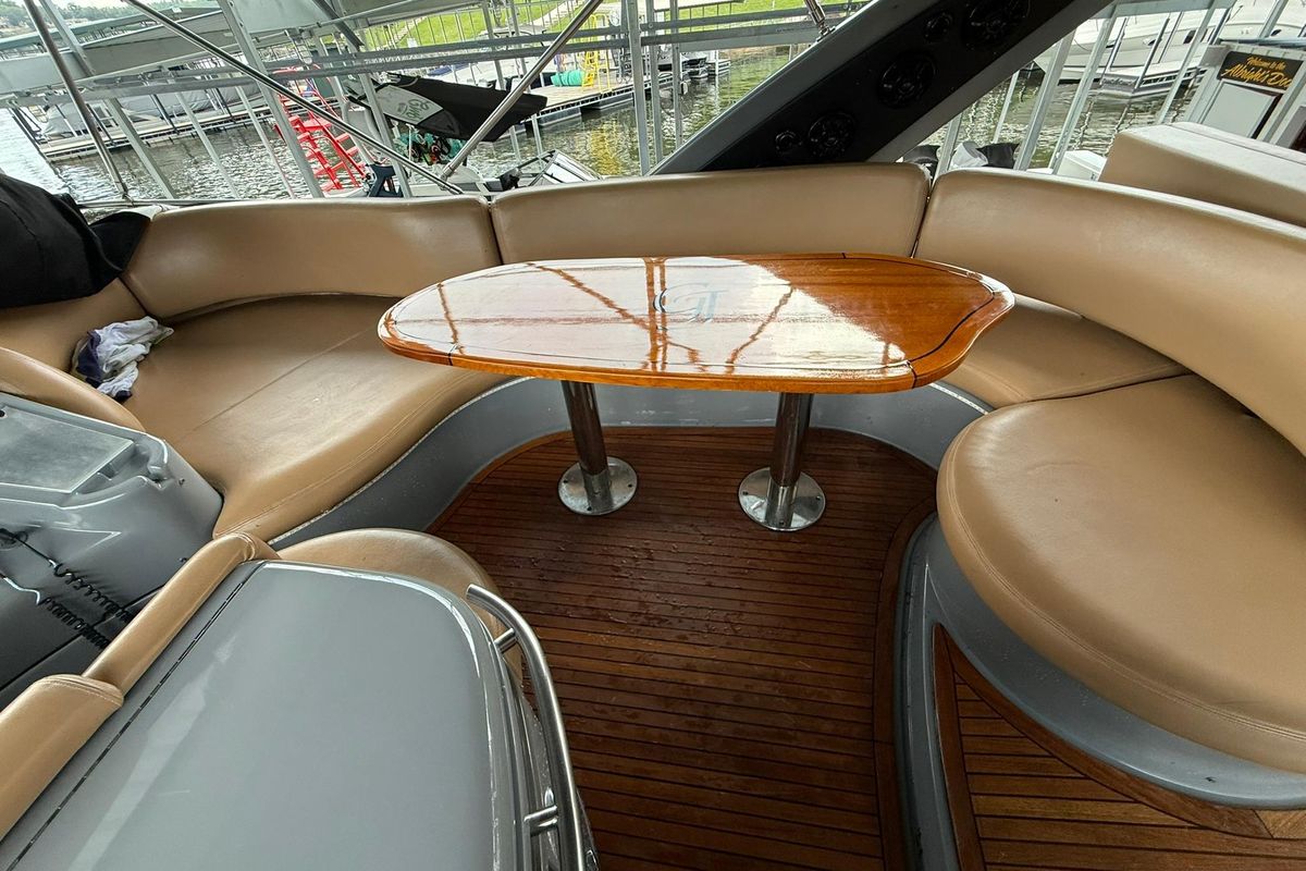 2006 Azimut 52 