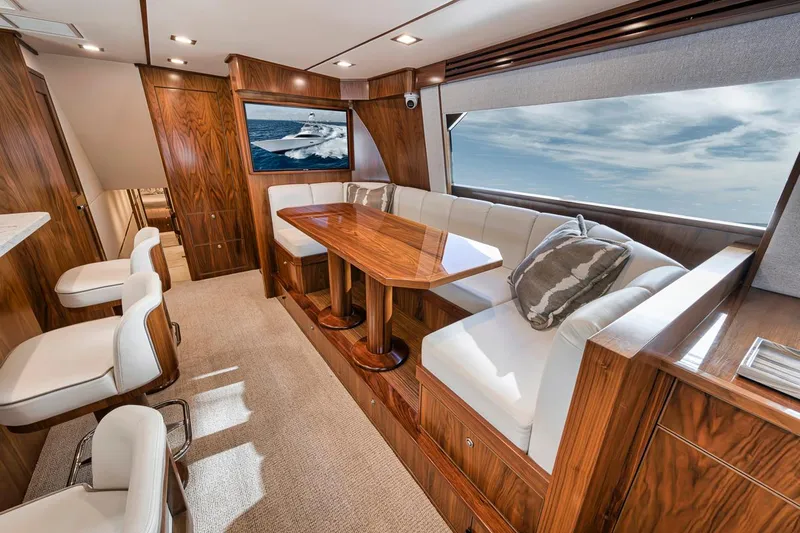 Lucky Wave Yacht Photos Pics Viking 80 Lucky Wave - Salon