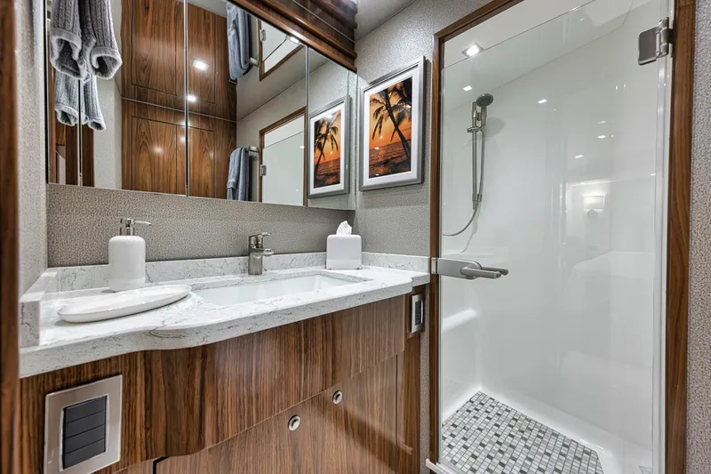 Lucky Wave Yacht Photos Pics Viking 80 Lucky Wave -  Head