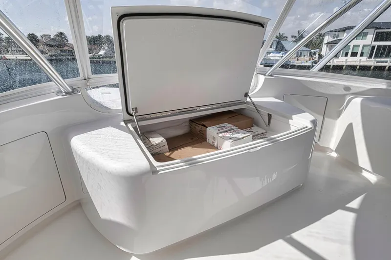 Lucky Wave Yacht Photos Pics Viking 80 Lucky Wave -  Flybridge