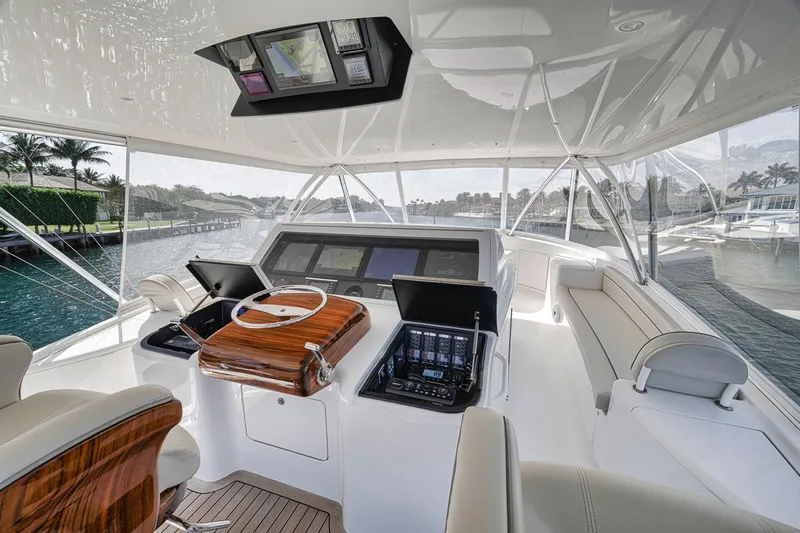 Lucky Wave Yacht Photos Pics Viking 80 Lucky Wave -  Flybridge