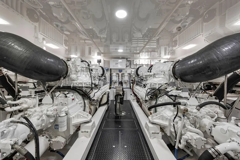 Lucky Wave Yacht Photos Pics Viking 80 Lucky Wave - Engine Room