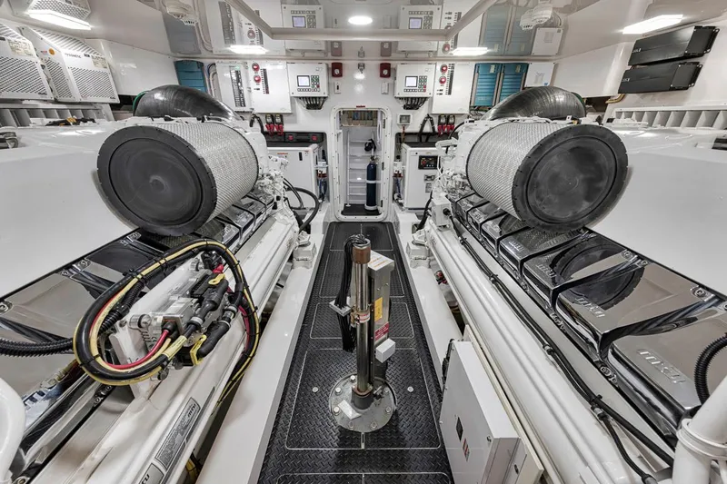 Lucky Wave Yacht Photos Pics Viking 80 Lucky Wave -  Engine Room