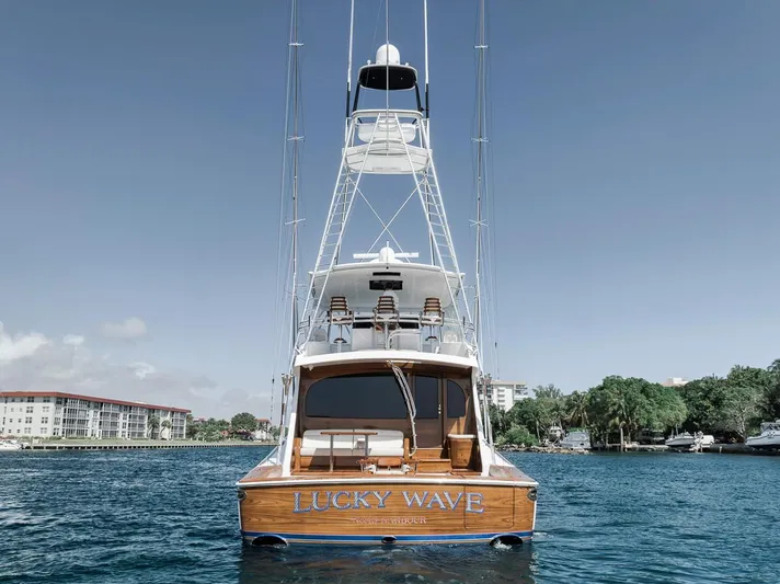 Lucky Wave Yacht Photos Pics Viking 80 Lucky Wave -  Aft Profile