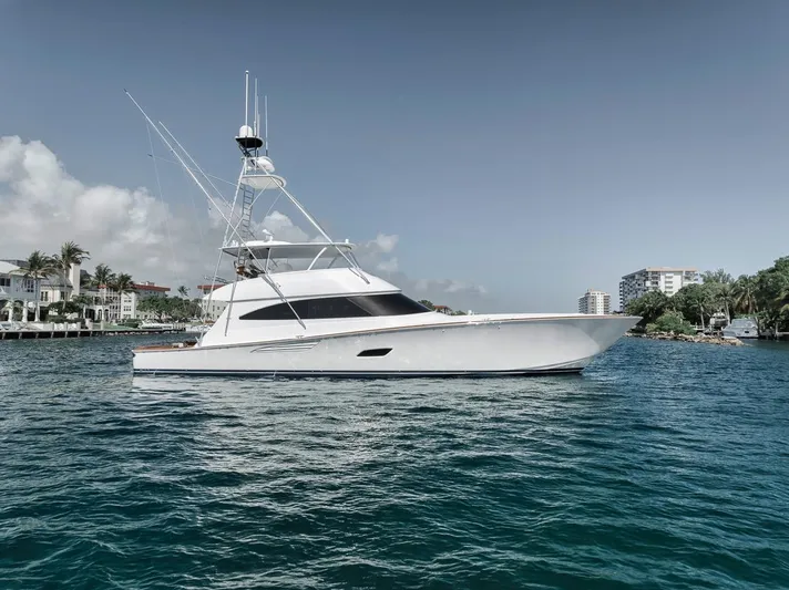 Lucky Wave Yacht Photos Pics Viking 80 Lucky Wave -  Profile