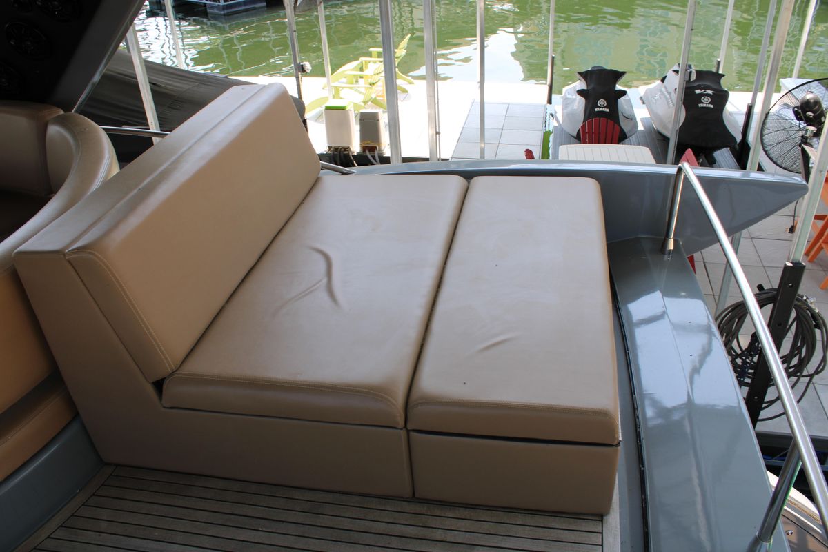 2006 Azimut 52 