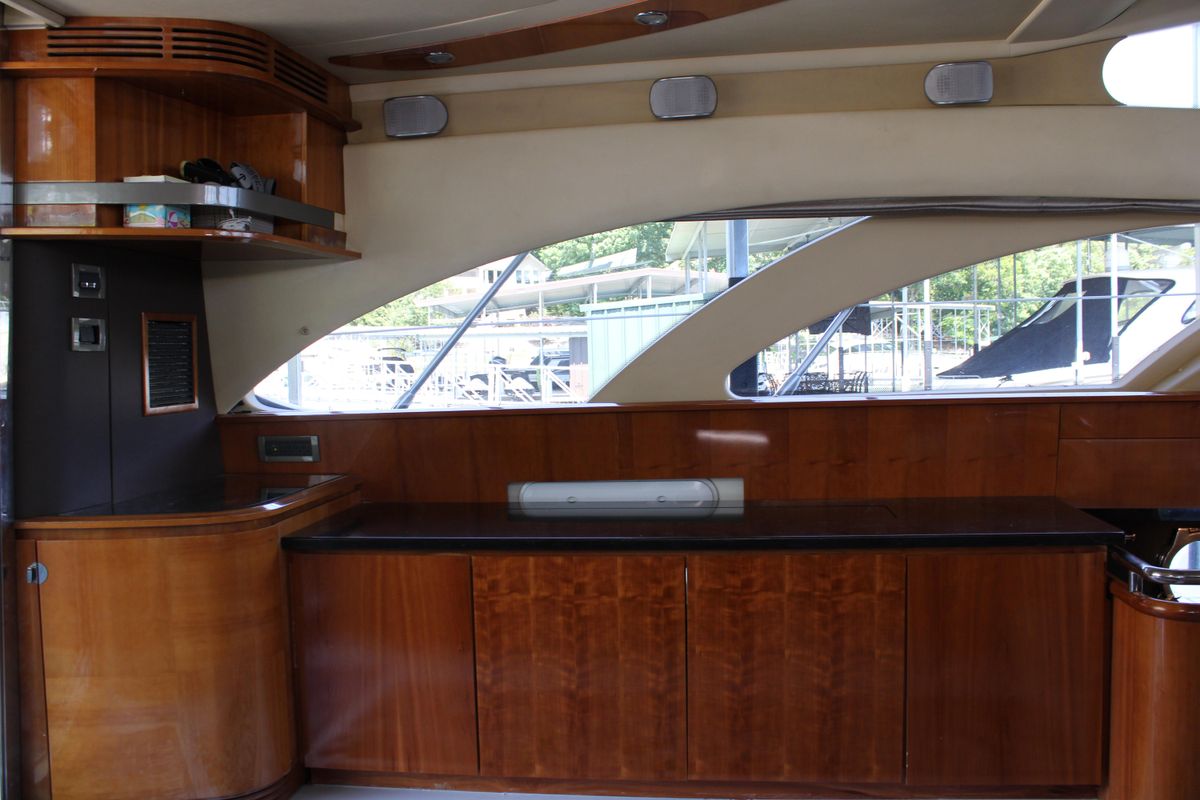 2006 Azimut 52 