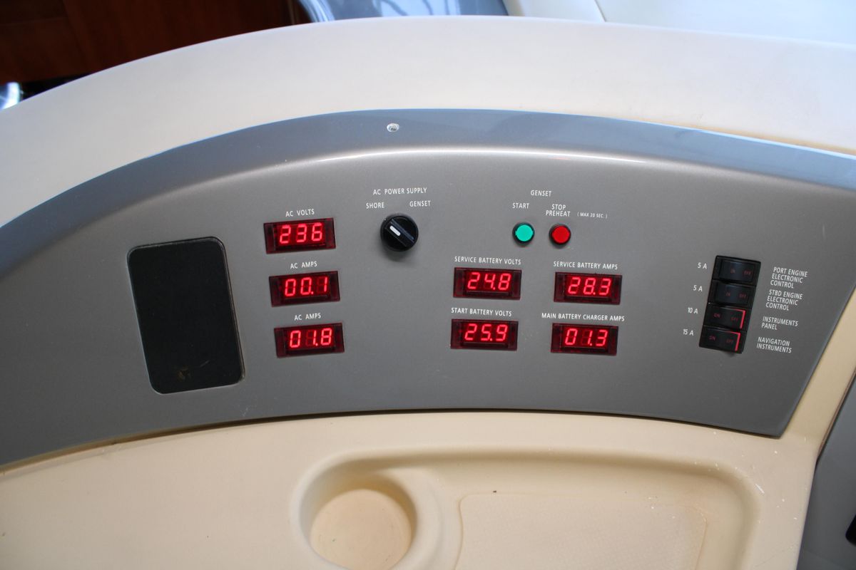 2006 Azimut 52 