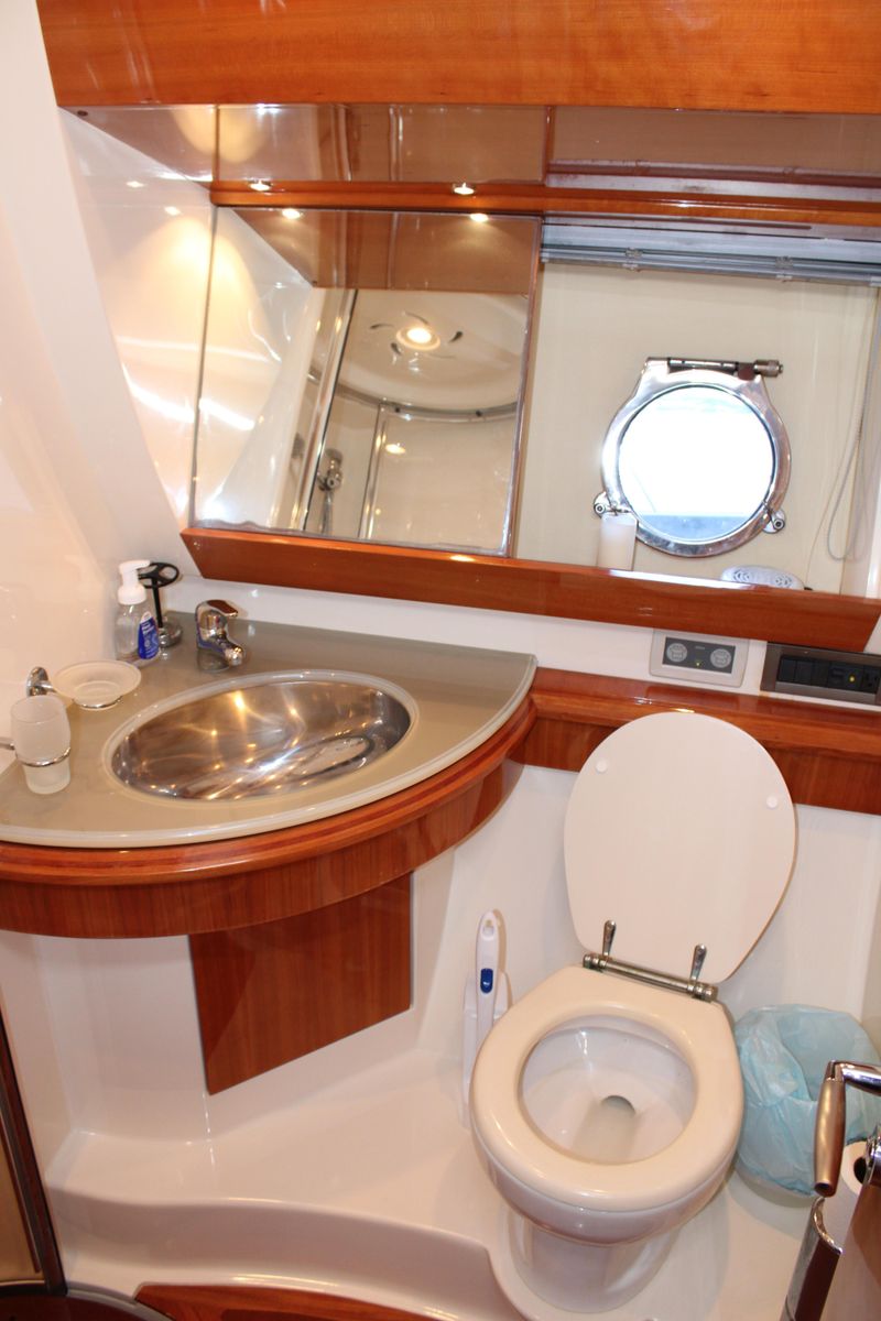 2006 Azimut 52 