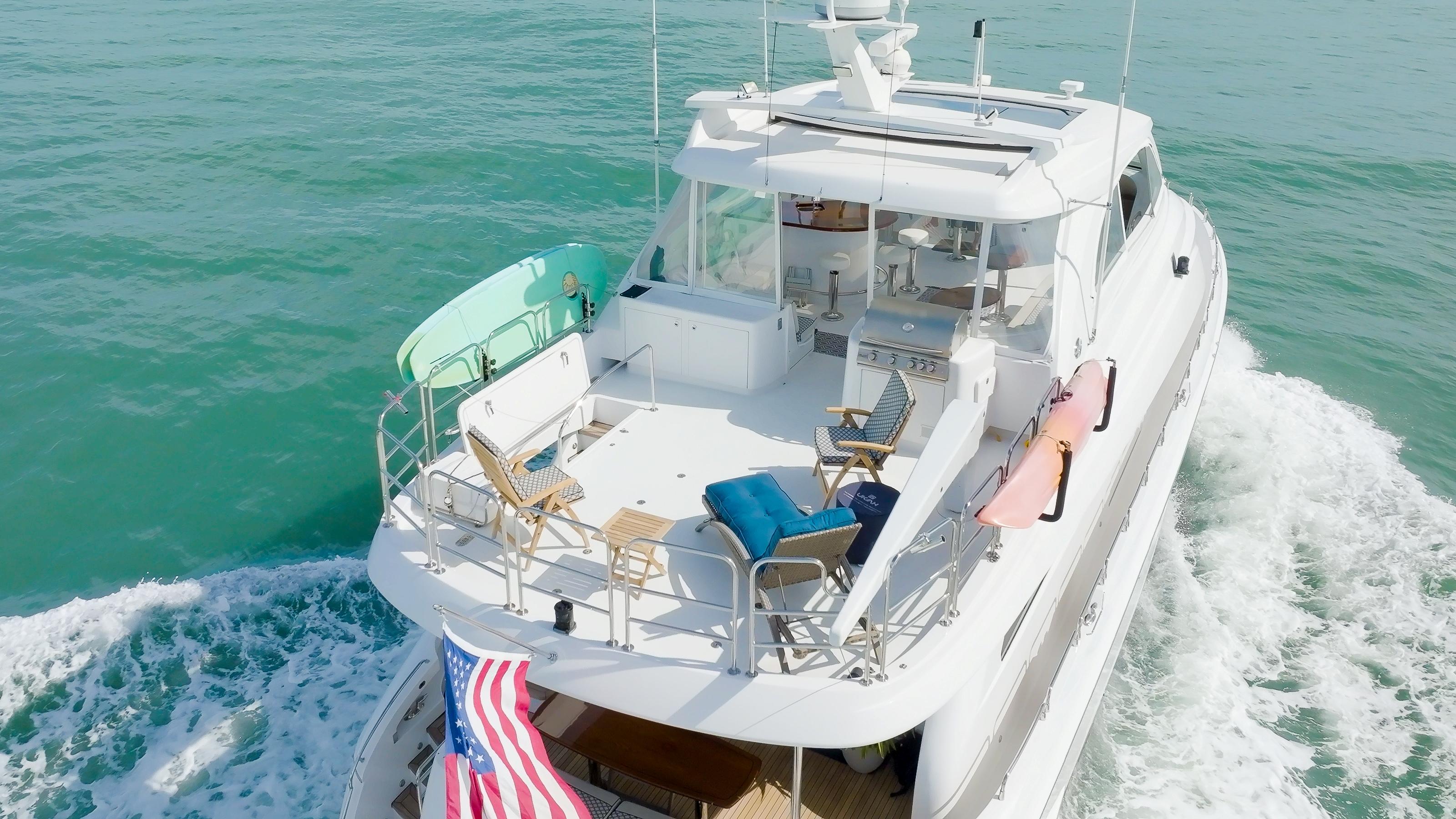 hatteras 72 motor yacht review