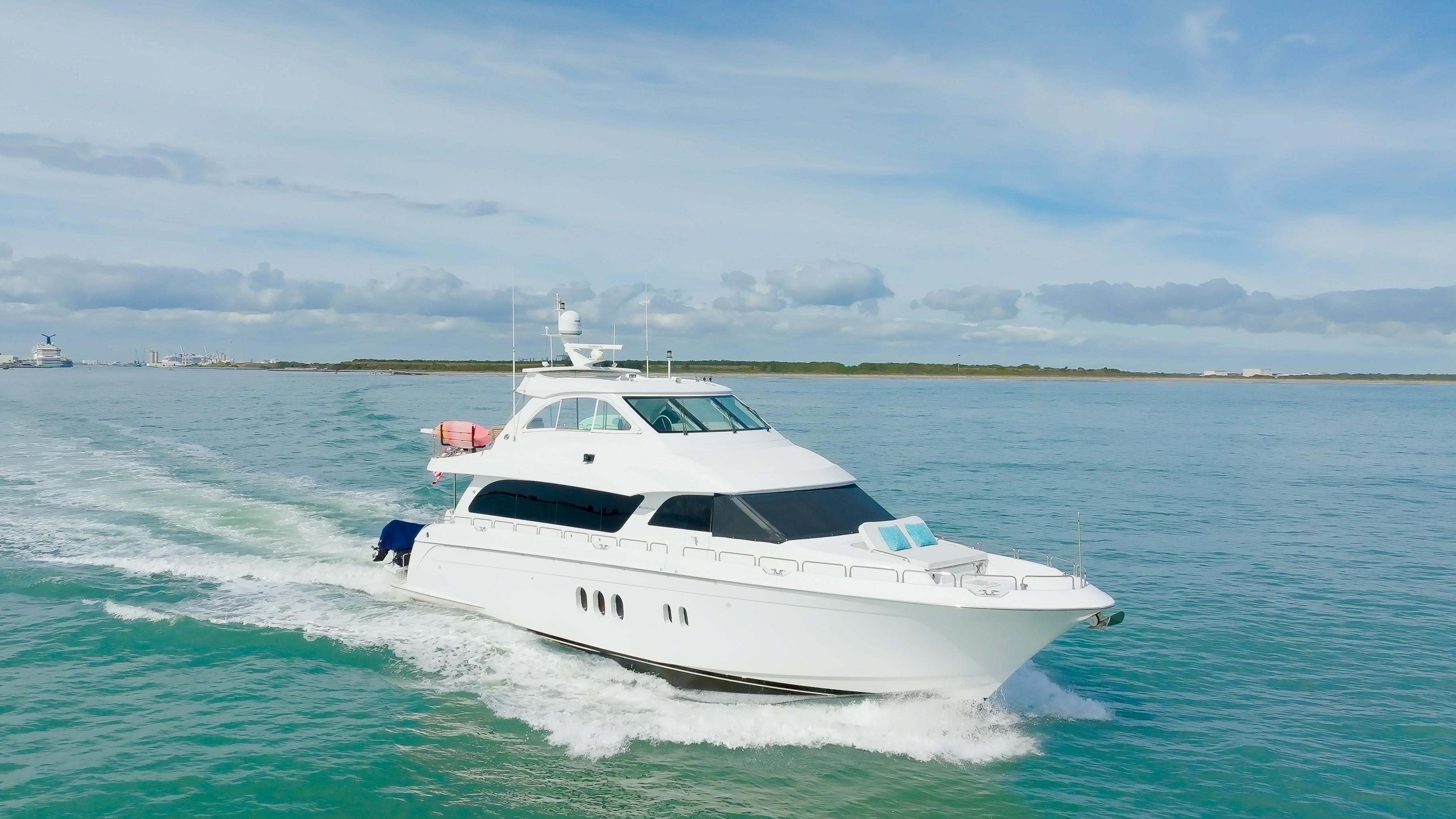 hatteras 72 motor yacht review