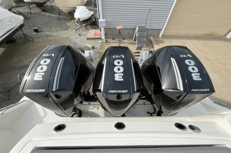  Yacht Photos Pics Triple Mercury 300 V8 engines on a 2025 Boston Whaler 350 Realm boat.