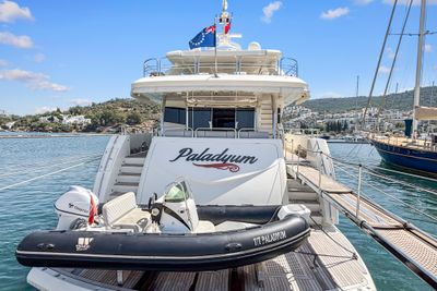 Yacht