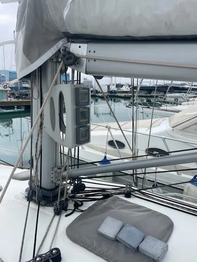  Yacht Photos Pics 2008 Beneteau First 40.7 sailboat mast and rigging in marina setting.