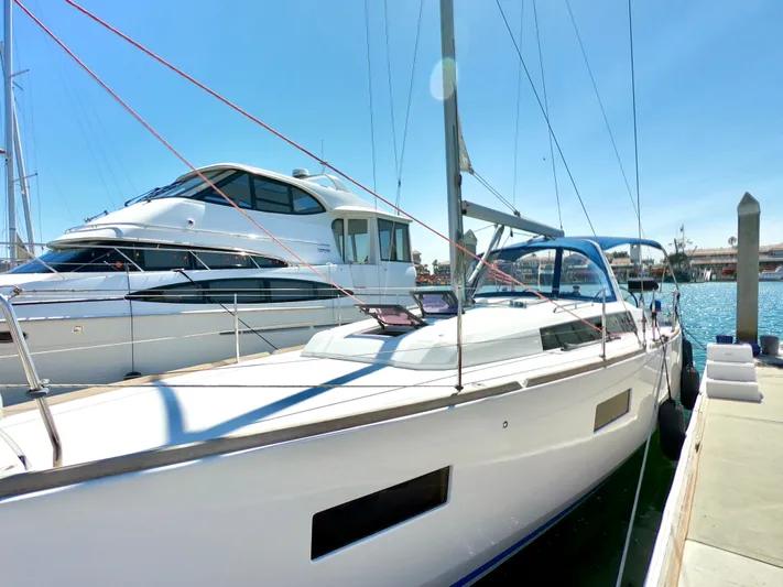 R & R Yacht Photos Pics 