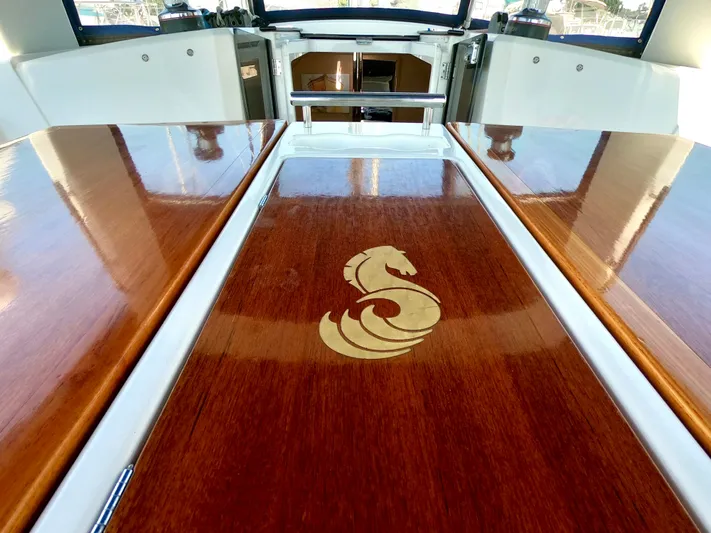 R & R Yacht Photos Pics 