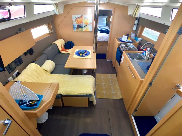 R & R Yacht Photos Pics 