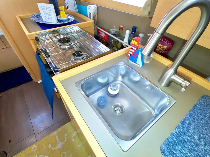 R & R Yacht Photos Pics 