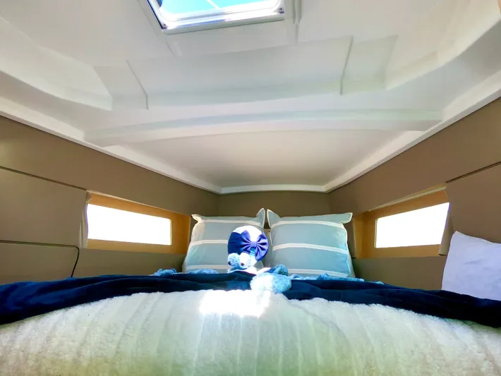 R & R Yacht Photos Pics 