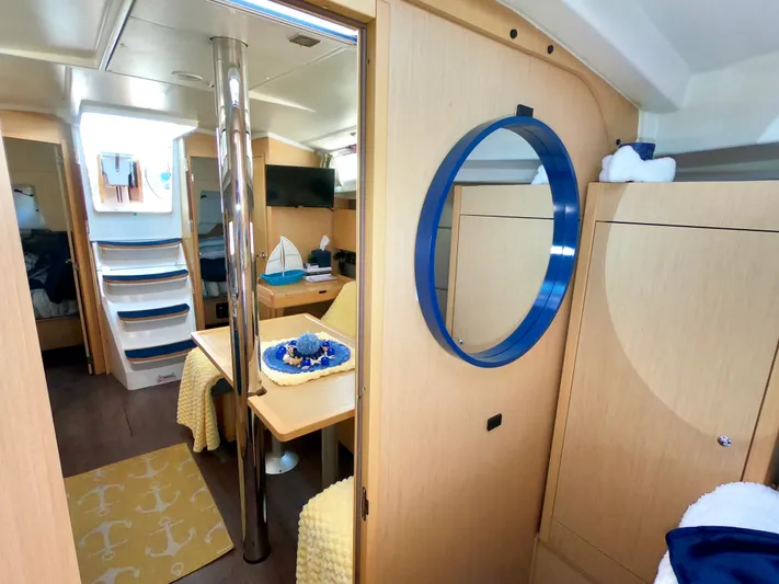 R & R Yacht Photos Pics 