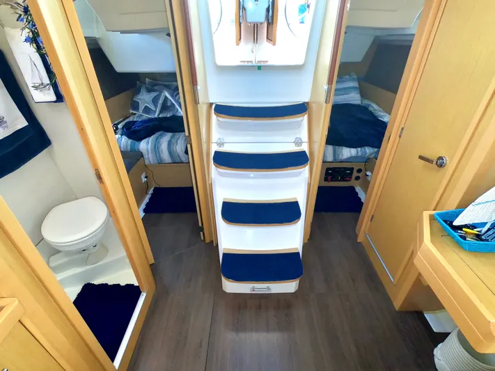 R & R Yacht Photos Pics 