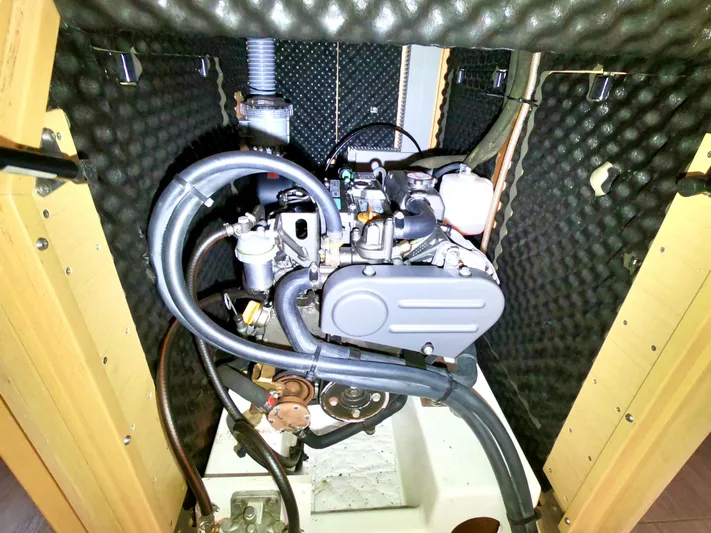 R & R Yacht Photos Pics 