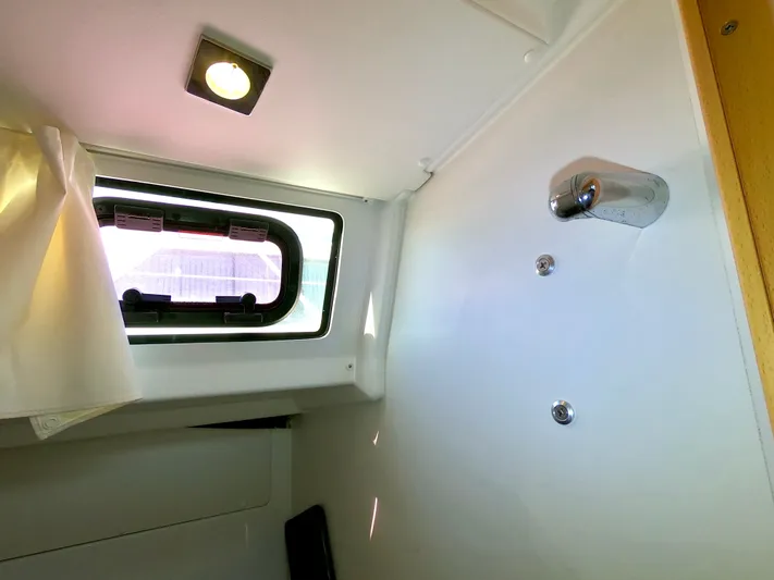 R & R Yacht Photos Pics 