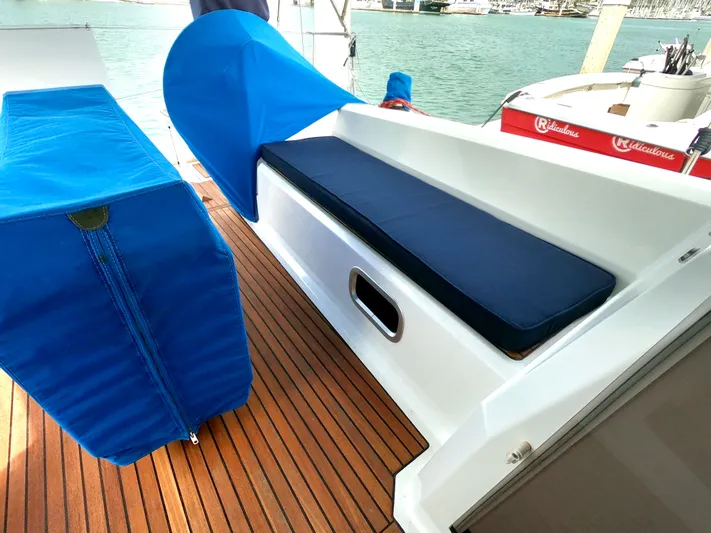 R & R Yacht Photos Pics 